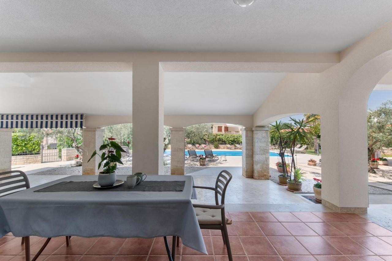 Villa Hope - Apartments With Shared Pool Пореч Екстериор снимка