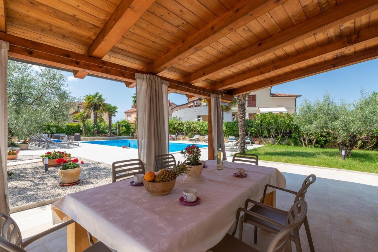 Villa Hope - Apartments With Shared Pool Пореч Екстериор снимка