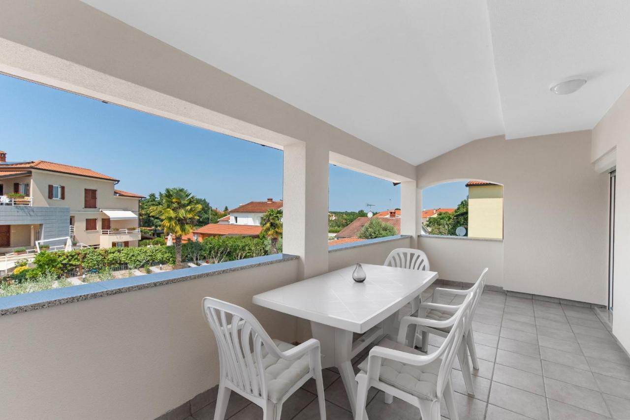 Villa Hope - Apartments With Shared Pool Пореч Екстериор снимка