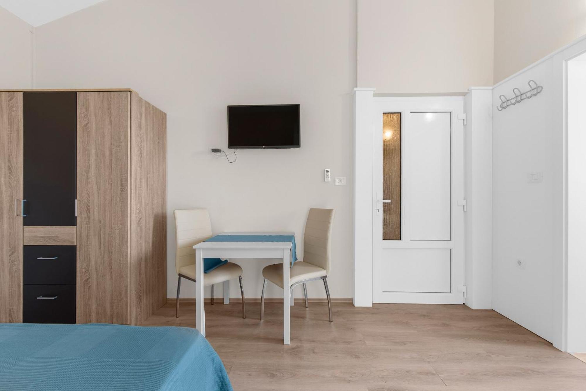 Villa Hope - Apartments With Shared Pool Пореч Стая снимка