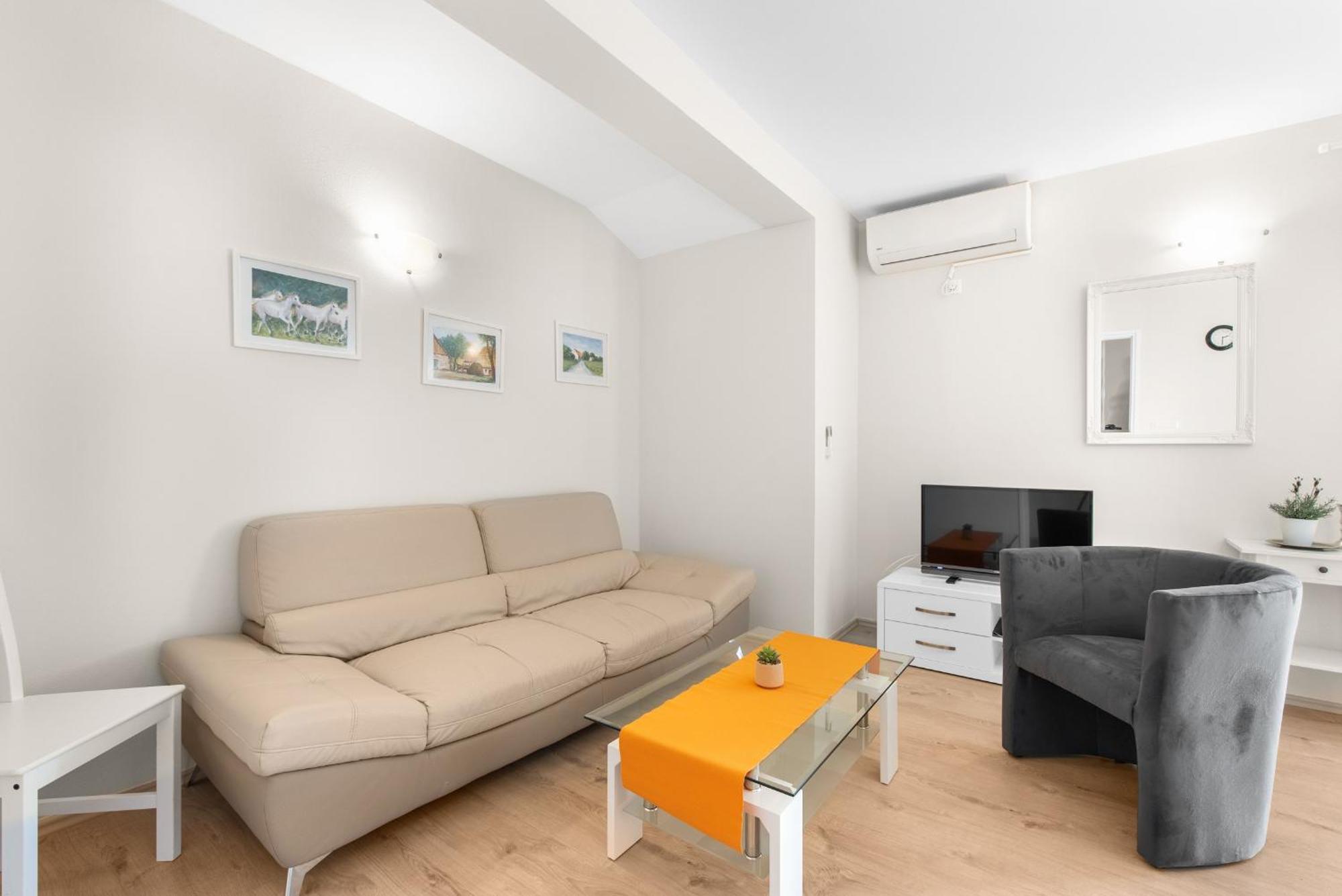 Villa Hope - Apartments With Shared Pool Пореч Стая снимка