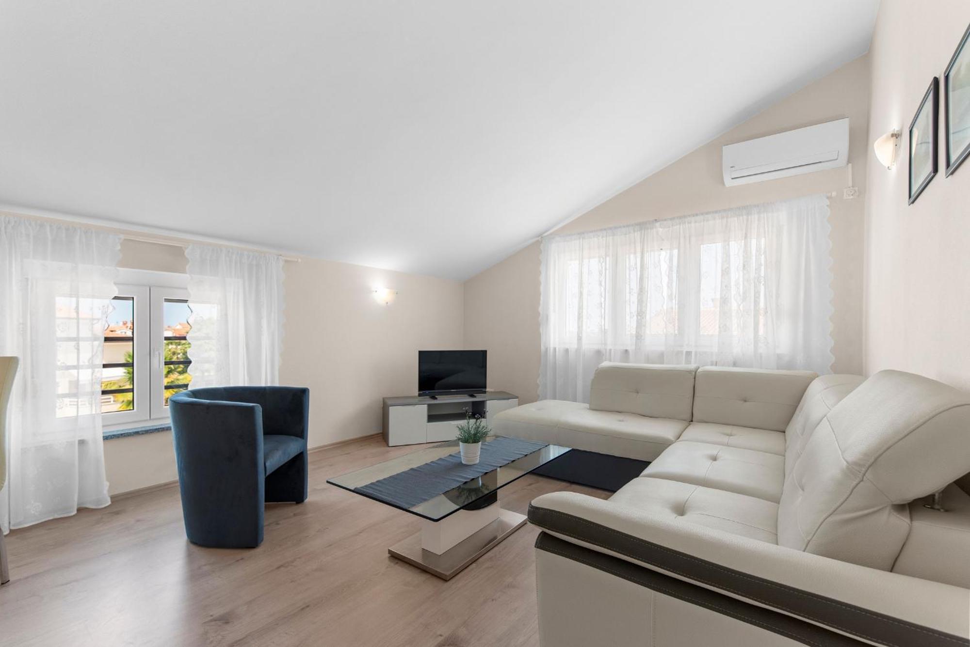 Villa Hope - Apartments With Shared Pool Пореч Стая снимка