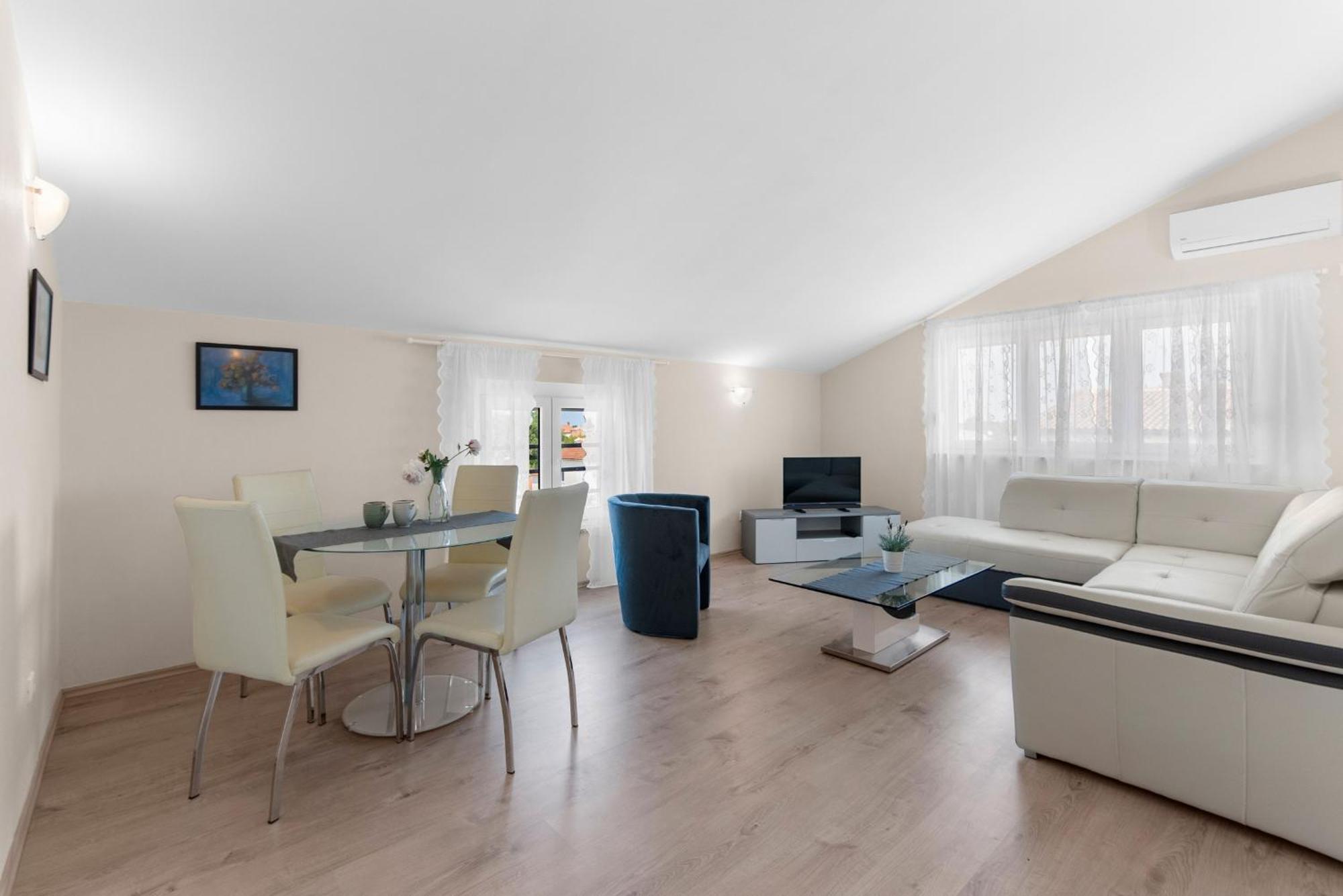 Villa Hope - Apartments With Shared Pool Пореч Стая снимка