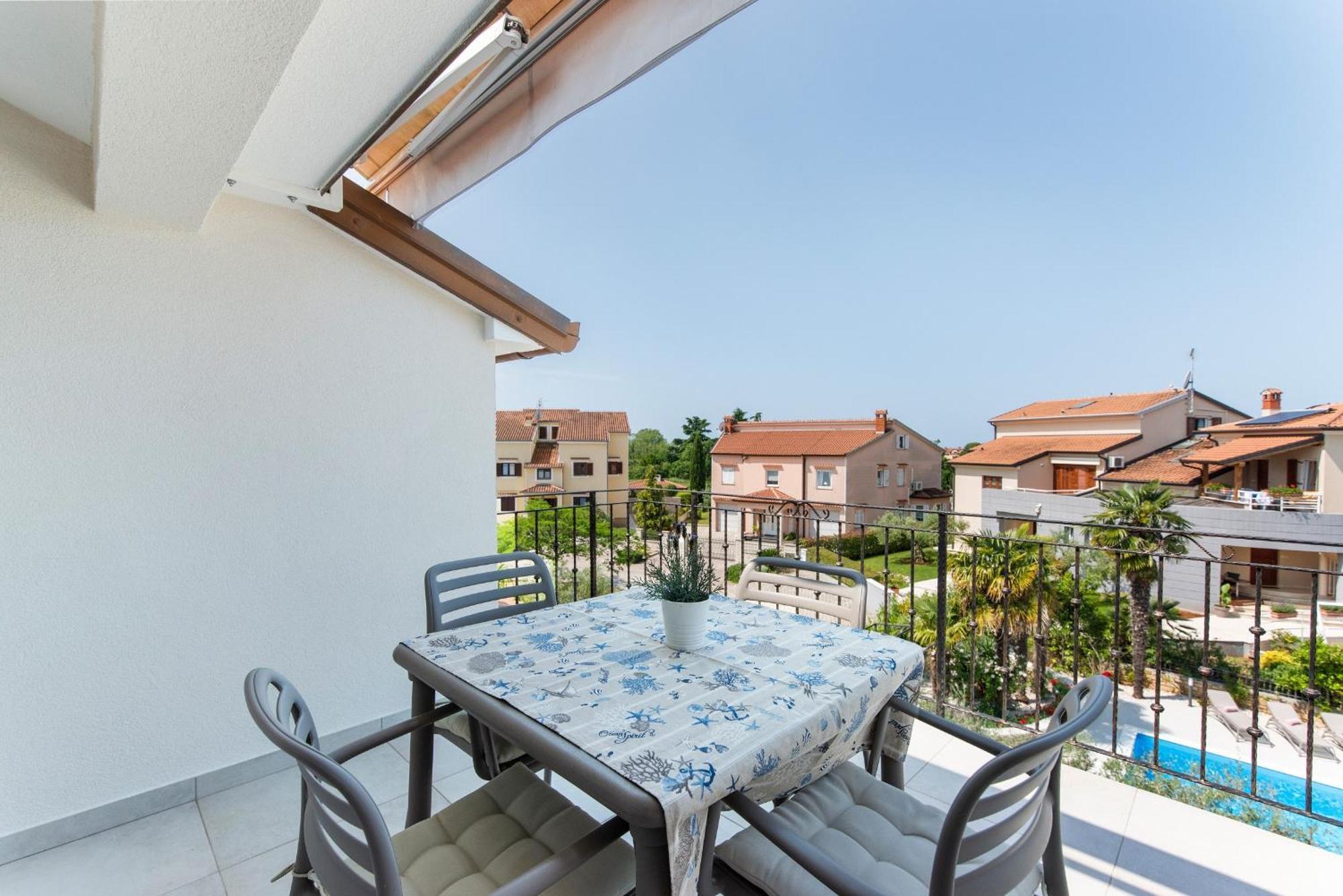 Villa Hope - Apartments With Shared Pool Пореч Стая снимка